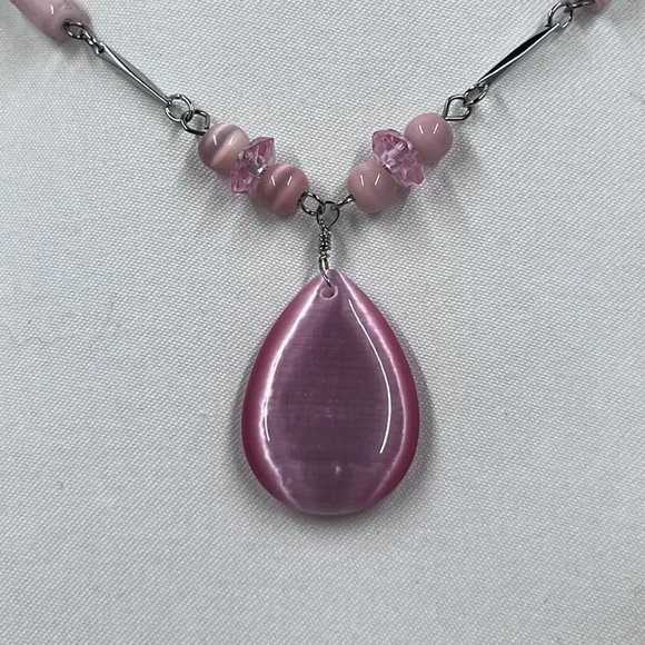 NY Silver Toned 14” Necklace with Pink Tigers Eye Pendant and Beading - Picture 3 of 6